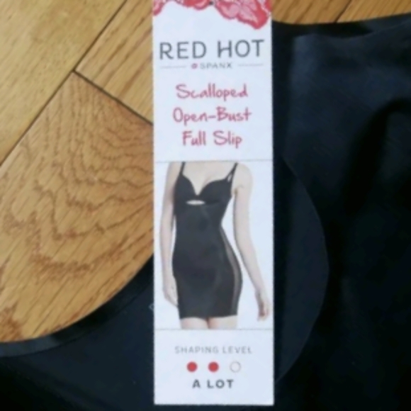 SPANX red hot assets luxe & lean scalloped slip L - Picture 9 of 9
